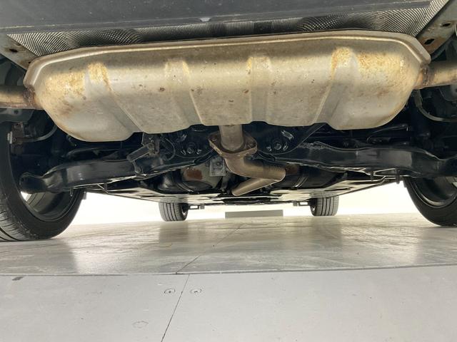 中古車だと気になる足廻り＆下廻り・・・ご覧の通り状態良好◎沿岸部や降雪地にお住まいのお客様もご安心ください♪
