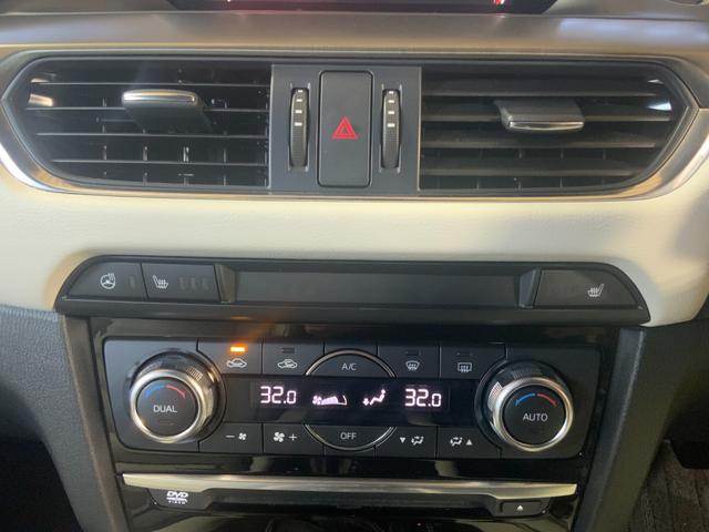 手の届きやすいところで簡単操作ができる空調付き！オールシーズンお好みの温度調節ができます。