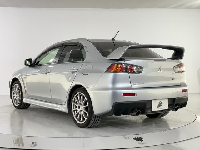 あんしんの自社認証工場併設（認証番号第３−５４７４号）国家資格保有のベテラン整備士が常駐、お客様の大切な愛車を丁寧に点検・整備致します。安心の整備パックも格安にて承っております。