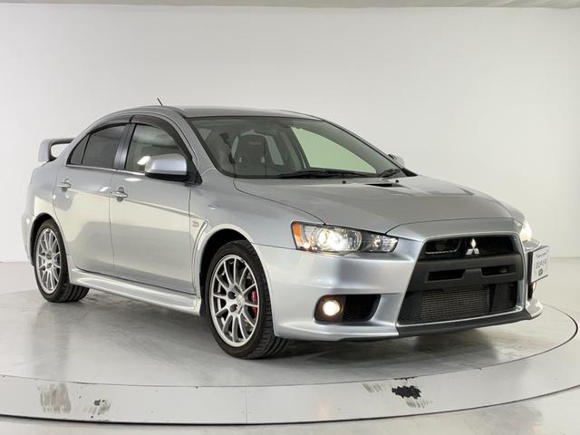 当店スタッフ全員が「中古自動車販売士」です♪お車のご購入が初めての方や、お車に詳しくない方でもわかり易いご説明を全スタッフ心掛けております。些細な疑問も親身になってお答え致しますのでご安心下さい！