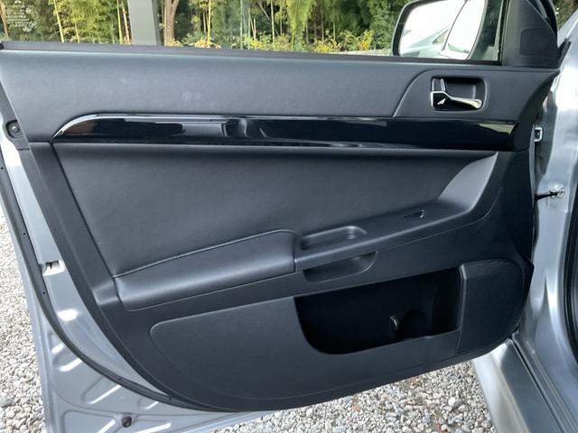 すぐにご来店頂けない場合や遠方にお住まいの方、車両状態の詳細が知りたい方はお気軽にご連絡下さい♪