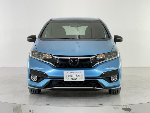 フィットハイブリッド Ｓ　ホンダセンシング　インターナビ（ＣＤ・ＤＶＤ・地デジ・ＢＴ）／バックカメラ／ドラレコ／ＥＴＣ／衝突軽減／追従クルコン／誤発進抑制／ＬＫＡＳ／ＬＥＤヘッド・フォグランプ／純正１６インチＡＷ／オートエアコン／キーレス（3枚目）