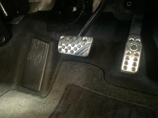 フィットハイブリッド Ｓ　ホンダセンシング　インターナビ（ＣＤ・ＤＶＤ・地デジ・ＢＴ）／バックカメラ／ドラレコ／ＥＴＣ／衝突軽減／追従クルコン／誤発進抑制／ＬＫＡＳ／ＬＥＤヘッド・フォグランプ／純正１６インチＡＷ／オートエアコン／キーレス（37枚目）