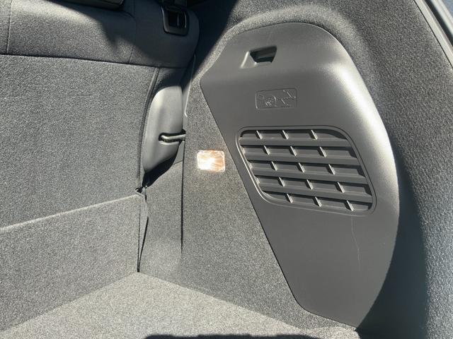 フィットハイブリッド Ｓ　ホンダセンシング　インターナビ（ＣＤ・ＤＶＤ・地デジ・ＢＴ）／バックカメラ／ドラレコ／ＥＴＣ／衝突軽減／追従クルコン／誤発進抑制／ＬＫＡＳ／ＬＥＤヘッド・フォグランプ／純正１６インチＡＷ／オートエアコン／キーレス（60枚目）