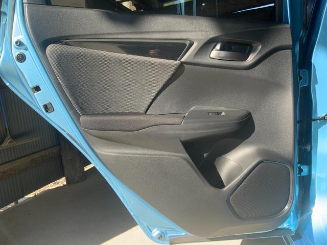 フィットハイブリッド Ｓ　ホンダセンシング　インターナビ（ＣＤ・ＤＶＤ・地デジ・ＢＴ）／バックカメラ／ドラレコ／ＥＴＣ／衝突軽減／追従クルコン／誤発進抑制／ＬＫＡＳ／ＬＥＤヘッド・フォグランプ／純正１６インチＡＷ／オートエアコン／キーレス（66枚目）