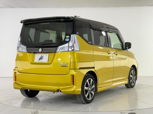 ソリオバンディット ハイブリッドＳＶ　全方位モニター／両側パワスラ／ツートンルーフ／セーフティサポート（ＤＣＢＳ／誤発進抑制／車線逸脱警報／アダプティブクルコン／ＬＥＤヘッド・フォグ／シートヒーター／純正８型ナビ／Ｂｌｕｅｔｏｏｔｈ／（7枚目）