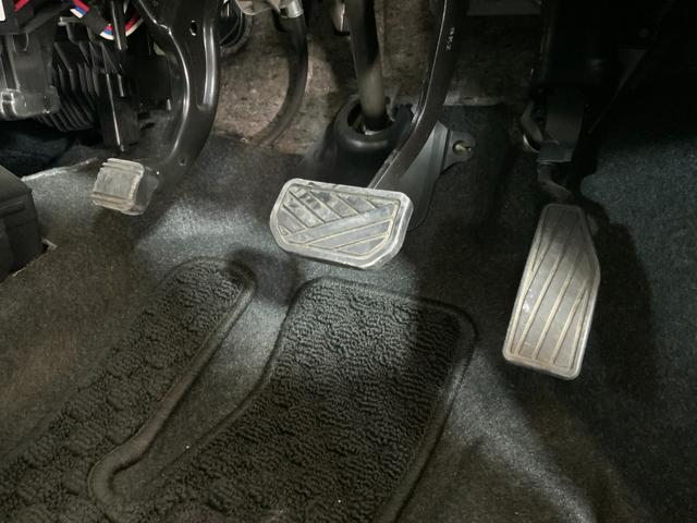 ソリオバンディット ハイブリッドＳＶ　全方位モニター／両側パワスラ／ツートンルーフ／セーフティサポート（ＤＣＢＳ／誤発進抑制／車線逸脱警報／アダプティブクルコン／ＬＥＤヘッド・フォグ／シートヒーター／純正８型ナビ／Ｂｌｕｅｔｏｏｔｈ／（64枚目）