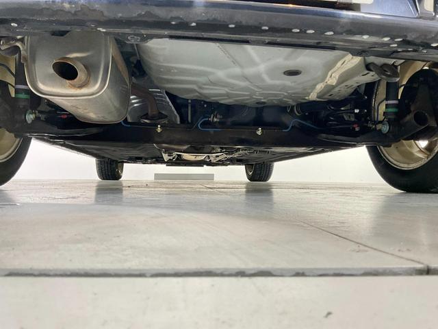 キューブ ライダー　ブラックライン　実走行４００ｋｍ／ＨＩＤヘッド／外装ダーククロームメッキ加飾・ライダー専用エアロバンパー／１６インチ光輝ＡＷ／プラズマクラスター付ＡＡＣ／インテリジェントキー・プッシュスタート／純正ナビ／ＥＴＣ（13枚目）