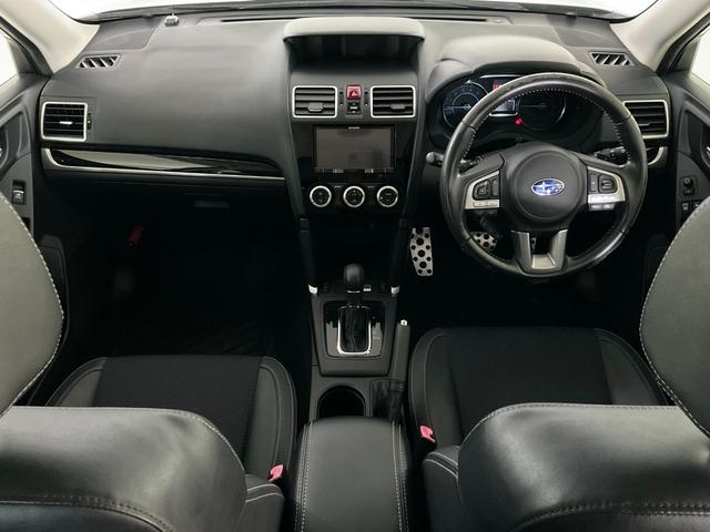 フォレスター ２．０ＸＴ　アイサイト　４ＷＤ／後期Ｄ型／アイサイトｖｅｒ．３／アドバンスドセイフティＰＫＧ／シルバールーフレール／ＬＥＤヘッドランプ・Ｆ・Ｒフォグ／１８インチＡＷ／ハーフレザーシート／Ｐシート／シートヒーター／純正ナビ（11枚目）