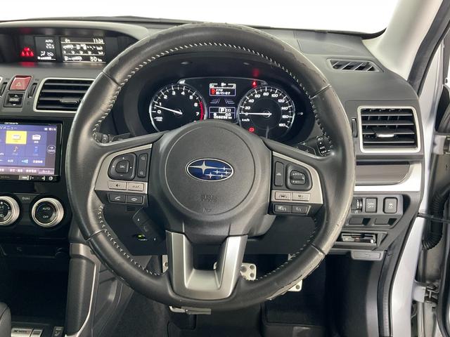フォレスター ２．０ＸＴ　アイサイト　４ＷＤ／後期Ｄ型／アイサイトｖｅｒ．３／アドバンスドセイフティＰＫＧ／シルバールーフレール／ＬＥＤヘッドランプ・Ｆ・Ｒフォグ／１８インチＡＷ／ハーフレザーシート／Ｐシート／シートヒーター／純正ナビ（14枚目）