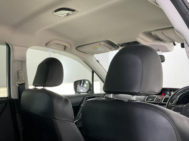 フォレスター ２．０ＸＴ　アイサイト　４ＷＤ／後期Ｄ型／アイサイトｖｅｒ．３／アドバンスドセイフティＰＫＧ／シルバールーフレール／ＬＥＤヘッドランプ・Ｆ・Ｒフォグ／１８インチＡＷ／ハーフレザーシート／Ｐシート／シートヒーター／純正ナビ（55枚目）