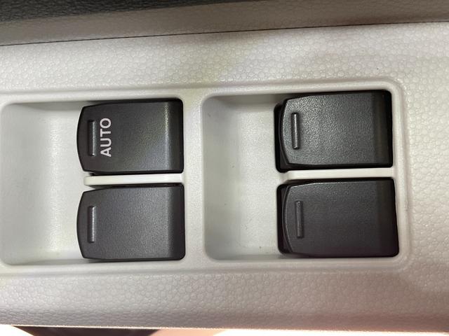 イグニス Sセレクション ワンオーナー(自社名変済)/セーフティサポート/純正ケンウッドナビ/ETC/バックカメラ/ドラレコ/衝突軽減/誤発進抑制/車線逸脱警報/先行車発進告知/前席シートヒーター/CD・DVD・地デジ・BT(24枚目)