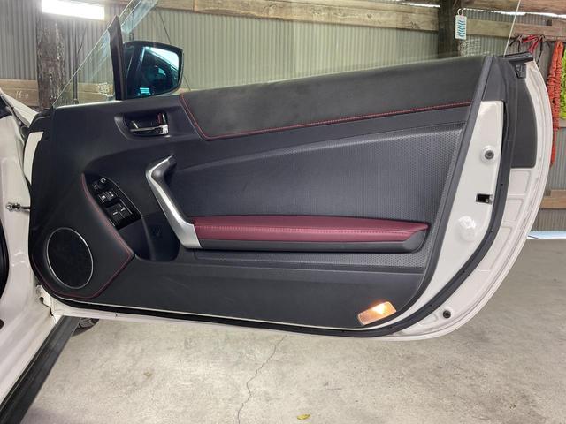 ＢＲＺ ＳＴＩ　スポーツ　最終後期Ｈ型／ＳＴＩスポーツＰＫＧ／クルコン／トルセンＬＳＤ／ＬＥＤヘッド／ＳＴＩ１８インチＡＷ／Ｂｒｅｍｂｏ製ブレーキ／ＳＴＩ専用シート／ＫＥＮＷＯＯＤ製ナビ／ＥＴＣ／※ＨＫＳ製マフラー（30枚目）