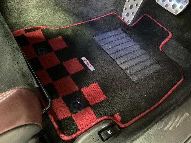 ＢＲＺ ＳＴＩ　スポーツ　最終後期Ｈ型／ＳＴＩスポーツＰＫＧ／クルコン／トルセンＬＳＤ／ＬＥＤヘッド／ＳＴＩ１８インチＡＷ／Ｂｒｅｍｂｏ製ブレーキ／ＳＴＩ専用シート／ＫＥＮＷＯＯＤ製ナビ／ＥＴＣ／※ＨＫＳ製マフラー（56枚目）