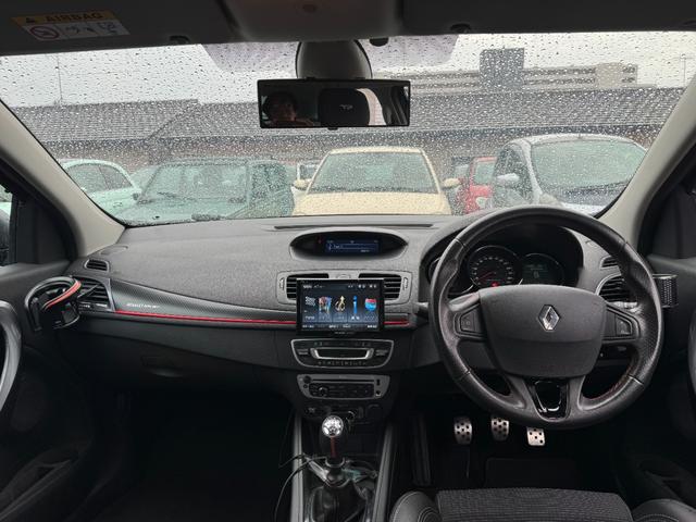 メガーヌエステート ＧＴ　２２０（15枚目）