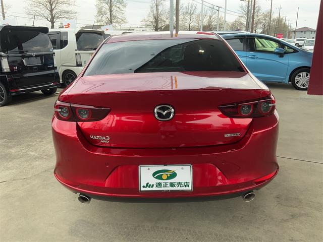 ＭＡＺＤＡ３セダン Ｘ　Ｌパッケージ　マツコネ　全方位カメラ　黒革シート　レーダークルーズ　ＬＥＤ　ＥＴＣ　コーナーセンサー　ＢＳＭ　４ＷＤ　パワーシート　シートメモリー　フルセグ地デジＴＶ　ＨＤＭＩ　シートヒーター　ＣＤ・ＤＶＤ（3枚目）
