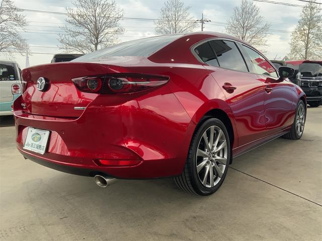 ＭＡＺＤＡ３セダン Ｘ　Ｌパッケージ　マツコネ　全方位カメラ　黒革シート　レーダークルーズ　ＬＥＤ　ＥＴＣ　コーナーセンサー　ＢＳＭ　４ＷＤ　パワーシート　シートメモリー　フルセグ地デジＴＶ　ＨＤＭＩ　シートヒーター　ＣＤ・ＤＶＤ（8枚目）