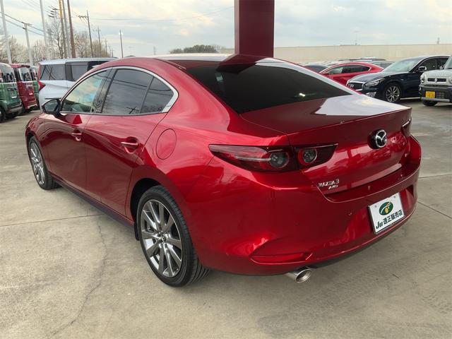 ＭＡＺＤＡ３セダン Ｘ　Ｌパッケージ　マツコネ　全方位カメラ　黒革シート　レーダークルーズ　ＬＥＤ　ＥＴＣ　コーナーセンサー　ＢＳＭ　４ＷＤ　パワーシート　シートメモリー　フルセグ地デジＴＶ　ＨＤＭＩ　シートヒーター　ＣＤ・ＤＶＤ（9枚目）