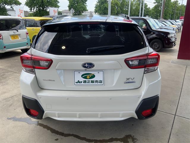 ＸＶ アドバンス　セイフティプラス　ブラックルーフレール　ドラレコ　ナビ　Ｓ・バックカメラ　ＬＥＤヘッド　ブルー内装　ブルー革シート　シートヒーター　スマートキー　プッシュスタート　パワーシート　１８インチＡＷ　ＥＴＣ（3枚目）