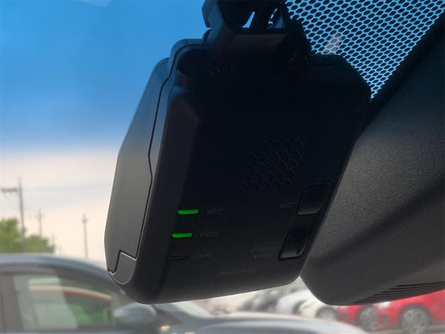 フィット ＲＳ　６ＭＴ　前後ドラレコ　ナビ　バックカメラ　Ｂｌｕｅｔｏｏｔｈ　ＥＴＣ　コーナーセンサー　シティブレーキ　衝突軽減　クルコン　ＬＥＤヘッドライト　スマートキー　プッシュスタート　１６インチＡＷ（17枚目）