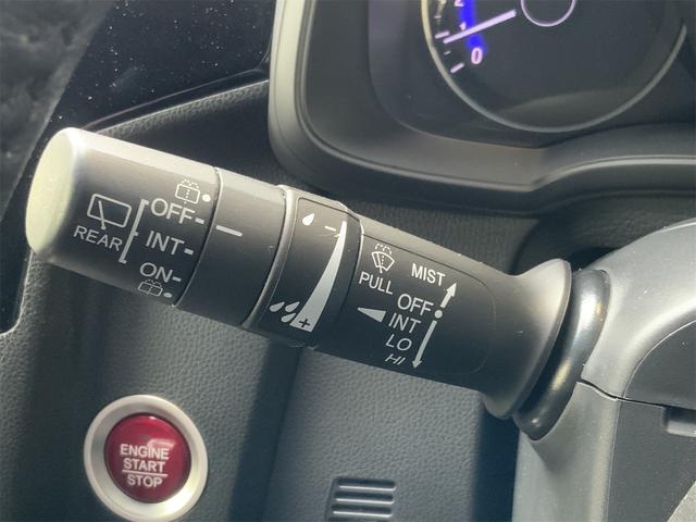 フィット ＲＳ　６ＭＴ　前後ドラレコ　ナビ　バックカメラ　Ｂｌｕｅｔｏｏｔｈ　ＥＴＣ　コーナーセンサー　シティブレーキ　衝突軽減　クルコン　ＬＥＤヘッドライト　スマートキー　プッシュスタート　１６インチＡＷ（33枚目）