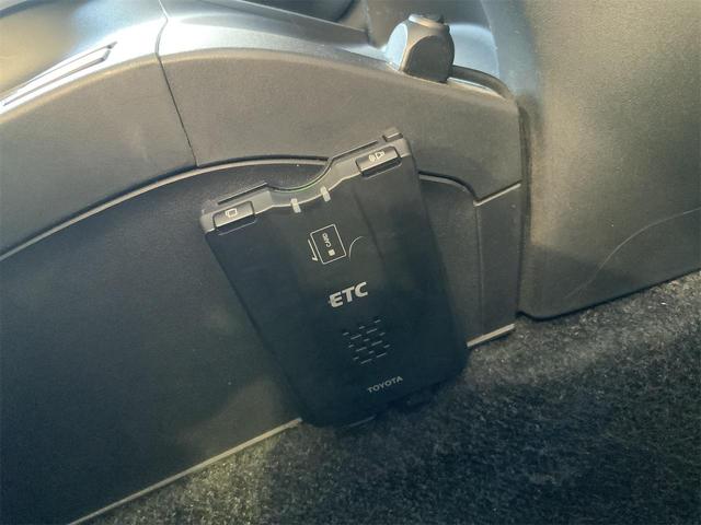 ｉＱ １３０Ｇ　シーケンシャルＣＶＴ　ナビ　Ｂｌｕｅｔｏｏｔｈ　ＥＴＣ　スマートキー　プッシュスタート　革巻きステアリング　オートＡＣ　ニー・ショートクッション・サイド・カーテン・リアカーテンエアバッグ（28枚目）