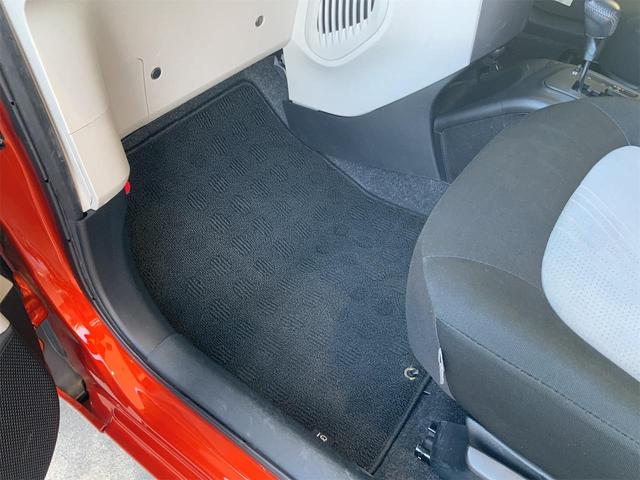 ｉＱ １３０Ｇ　シーケンシャルＣＶＴ　ナビ　Ｂｌｕｅｔｏｏｔｈ　ＥＴＣ　スマートキー　プッシュスタート　革巻きステアリング　オートＡＣ　ニー・ショートクッション・サイド・カーテン・リアカーテンエアバッグ（42枚目）