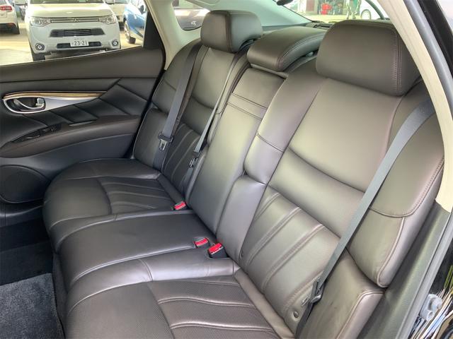 フーガハイブリッド ＶＩＰパッケージ　ドラレコ　セミアニリン革　オットマン　セーフティシールドＰＫＧ　レーダークルーズ　ＨＩＤヘッド　コンフォートサス　シートヒーター・ベンチレーション　ＥＴＣ　パワーシート　読書灯　Ｂｌｕｅｔｏｏｔｈ（16枚目）