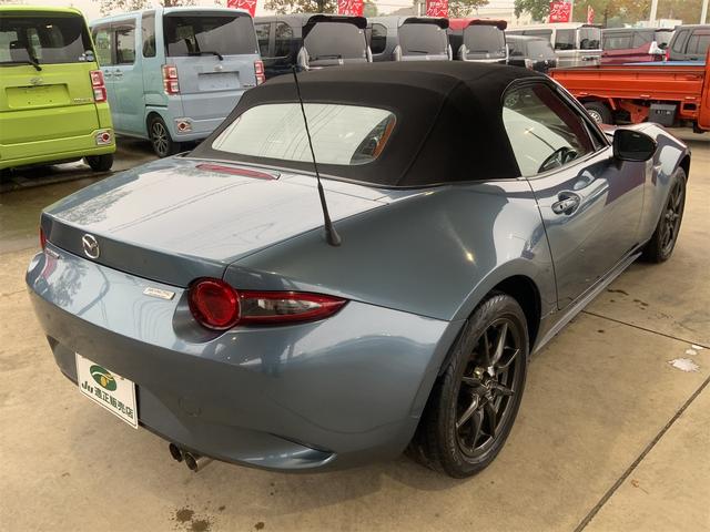 ロードスター Sスペシャルパッケージ 6MT マツコネ LEDヘッド スマートキー レインセンサーワイパー i-ELOOP 革巻きステアリング ステアリングスイッチ トルセンLSD Bluetooth ETC 16インチガンメタAW(8枚目)