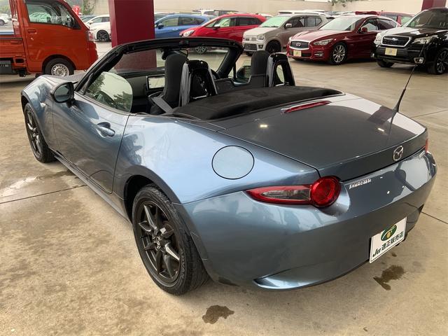 ロードスター Sスペシャルパッケージ 6MT マツコネ LEDヘッド スマートキー レインセンサーワイパー i-ELOOP 革巻きステアリング ステアリングスイッチ トルセンLSD Bluetooth ETC 16インチガンメタAW(23枚目)