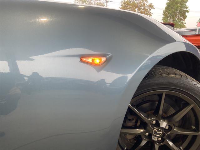 ロードスター Sスペシャルパッケージ 6MT マツコネ LEDヘッド スマートキー レインセンサーワイパー i-ELOOP 革巻きステアリング ステアリングスイッチ トルセンLSD Bluetooth ETC 16インチガンメタAW(44枚目)