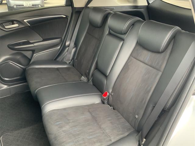 シャトル ハイブリッドＸ　ホンダセンシング　ドラレコ　ナビ　Ｂｌｕｅｔｏｏｔｈ　バックカメラ　ＬＥＤヘッド　スマートキー　プッシュスタート　レーダークルコン　ステアリングスイッチ　シートヒーター　ＬＥＤフォグ　ハーフレザー　ビルトインＥＴＣ（14枚目）