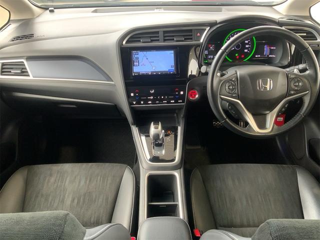 シャトル ハイブリッドＸ　ホンダセンシング　ドラレコ　ナビ　Ｂｌｕｅｔｏｏｔｈ　バックカメラ　ＬＥＤヘッド　スマートキー　プッシュスタート　レーダークルコン　ステアリングスイッチ　シートヒーター　ＬＥＤフォグ　ハーフレザー　ビルトインＥＴＣ（15枚目）