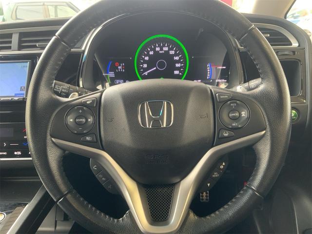 シャトル ハイブリッドＸ　ホンダセンシング　ドラレコ　ナビ　Ｂｌｕｅｔｏｏｔｈ　バックカメラ　ＬＥＤヘッド　スマートキー　プッシュスタート　レーダークルコン　ステアリングスイッチ　シートヒーター　ＬＥＤフォグ　ハーフレザー　ビルトインＥＴＣ（16枚目）