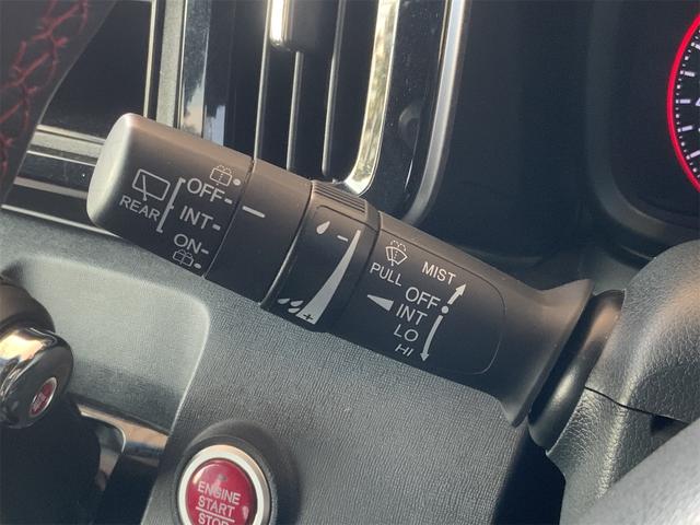 Ｎ－ＯＮＥ モデューロＸ　禁煙車　純正オーディオ　クルコン　ＬＥＤフォグ　１５インチＡＷ　ビルトインＥＴＣ　ハーフレザー　ローダウンサスペンション　ステアリングスイッチ　ＨＩＤ　スマートキー　プッシュスタート　パドルシフト（27枚目）