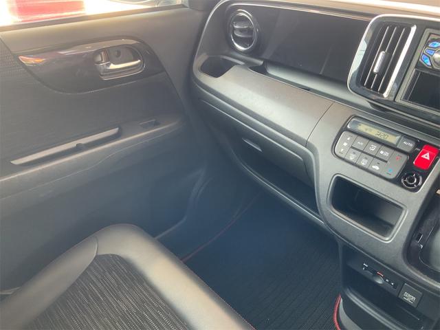 Ｎ－ＯＮＥ モデューロＸ　禁煙車　純正オーディオ　クルコン　ＬＥＤフォグ　１５インチＡＷ　ビルトインＥＴＣ　ハーフレザー　ローダウンサスペンション　ステアリングスイッチ　ＨＩＤ　スマートキー　プッシュスタート　パドルシフト（37枚目）