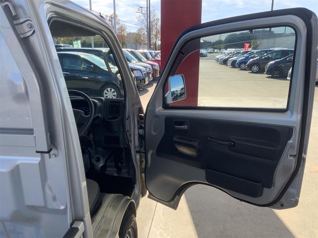 キャリイトラック 農繁スペシャル　強化リアサスペンション　セーフティサポート　５ＭＴ　デフロック　リモコンキー　パワードアロック　パワーウインドウ　デュアルカメラブレーキサポート　車線逸脱警報　ＬＫＡ　オートライト　衝突軽減（23枚目）