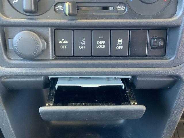 キャリイトラック 農繁スペシャル　強化リアサスペンション　セーフティサポート　５ＭＴ　デフロック　リモコンキー　パワードアロック　パワーウインドウ　デュアルカメラブレーキサポート　車線逸脱警報　ＬＫＡ　オートライト　衝突軽減（25枚目）