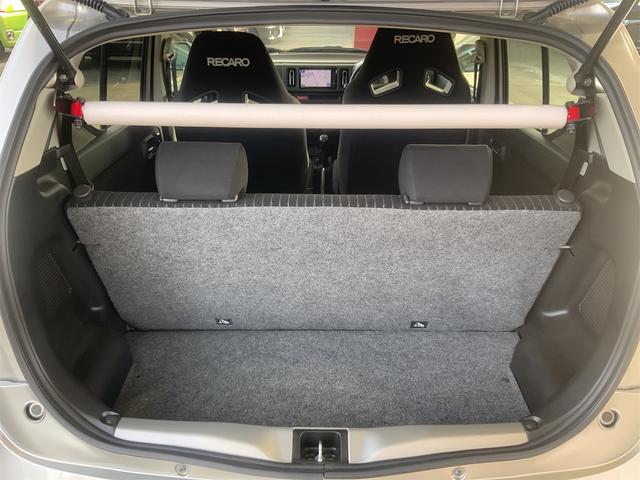 当店では仕入れた車両を全車商品管理センターにて室内クリーニングや外装の磨き施工等、徹底した商品車仕上げを行っております。良質な車両だからこそ、掲載写真の加工は一切行っておりません！！！