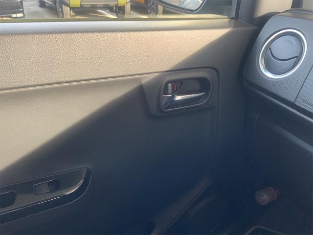 当店では仕入れた車両を全車商品管理センターにて室内クリーニングや外装の磨き施工等、徹底した商品車仕上げを行っております。良質な車両だからこそ、掲載写真の加工は一切行っておりません！！！