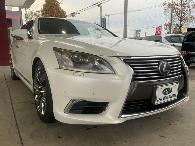 ＬＳ ＬＳ６００ｈ　バージョンＬ　サンルーフ　エアサスコントローラー　ナイトビュー付プリクラッシュセーフティ　ＬＫＡ　ＢＳＭ　ステアリングヒーター　後期　２０インチＡＷ　セミアニリン革シート　Ｂｌｕｅｔｏｏｔｈ　後席マッサージ　ＥＴＣ（6枚目）