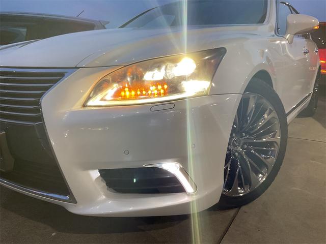 ＬＳ ＬＳ６００ｈ　バージョンＬ　サンルーフ　エアサスコントローラー　ナイトビュー付プリクラッシュセーフティ　ＬＫＡ　ＢＳＭ　ステアリングヒーター　後期　２０インチＡＷ　セミアニリン革シート　Ｂｌｕｅｔｏｏｔｈ　後席マッサージ　ＥＴＣ（22枚目）