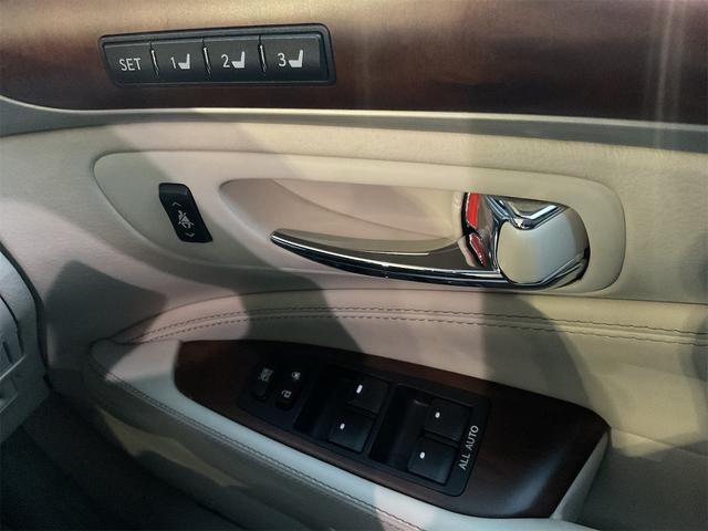 ＬＳ ＬＳ６００ｈ　バージョンＬ　サンルーフ　エアサスコントローラー　ナイトビュー付プリクラッシュセーフティ　ＬＫＡ　ＢＳＭ　ステアリングヒーター　後期　２０インチＡＷ　セミアニリン革シート　Ｂｌｕｅｔｏｏｔｈ　後席マッサージ　ＥＴＣ（50枚目）