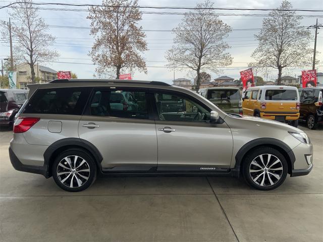 エクシーガクロスオーバー７ 　１オーナー　ドラレコ　ＥＴＣ２・０　ナビ　バックカメラ　パワーシート　シートヒーター　スマートキー　プッシュスタート　ＨＩＤヘッド　１７インチＡＷ　レーダークルーズ　７人乗　ルーフレール（4枚目）