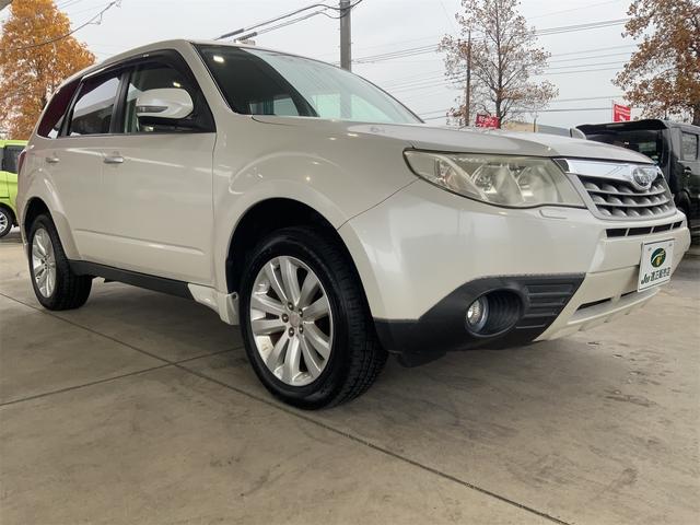 フォレスター ２．０ＸＳ　前後ドラレコ　ナビ　Ｂｌｕｅｔｏｏｔｈ　バックカメラ　ＥＴＣ　シートヒーター　パワーシート　コーナーセンサー　クルーズコントロール　１７インチＡＷ　ステアリングスイッチ　ＨＩＤヘッド　ＳＤ（6枚目）