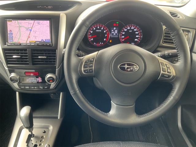 フォレスター ２．０ＸＳ　前後ドラレコ　ナビ　Ｂｌｕｅｔｏｏｔｈ　バックカメラ　ＥＴＣ　シートヒーター　パワーシート　コーナーセンサー　クルーズコントロール　１７インチＡＷ　ステアリングスイッチ　ＨＩＤヘッド　ＳＤ（16枚目）