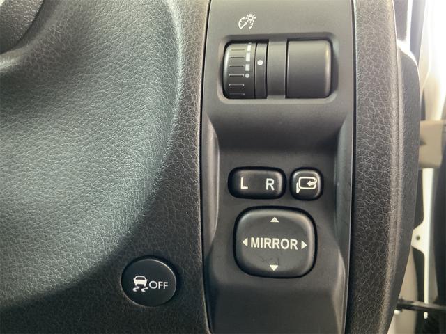 フォレスター ２．０ＸＳ　前後ドラレコ　ナビ　Ｂｌｕｅｔｏｏｔｈ　バックカメラ　ＥＴＣ　シートヒーター　パワーシート　コーナーセンサー　クルーズコントロール　１７インチＡＷ　ステアリングスイッチ　ＨＩＤヘッド　ＳＤ（35枚目）