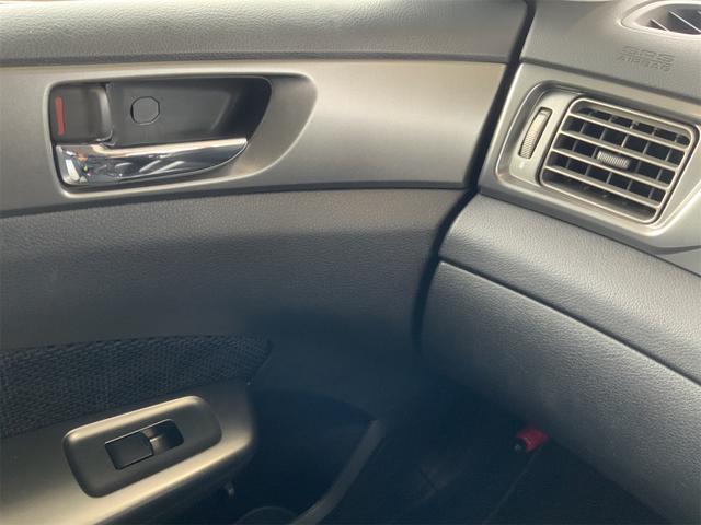 フォレスター ２．０ＸＳ　前後ドラレコ　ナビ　Ｂｌｕｅｔｏｏｔｈ　バックカメラ　ＥＴＣ　シートヒーター　パワーシート　コーナーセンサー　クルーズコントロール　１７インチＡＷ　ステアリングスイッチ　ＨＩＤヘッド　ＳＤ（43枚目）