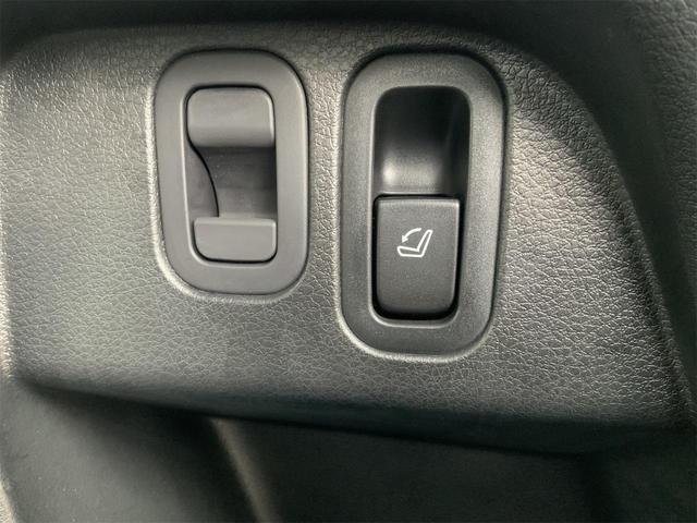 フォレスター ２．０ＸＳ　前後ドラレコ　ナビ　Ｂｌｕｅｔｏｏｔｈ　バックカメラ　ＥＴＣ　シートヒーター　パワーシート　コーナーセンサー　クルーズコントロール　１７インチＡＷ　ステアリングスイッチ　ＨＩＤヘッド　ＳＤ（54枚目）