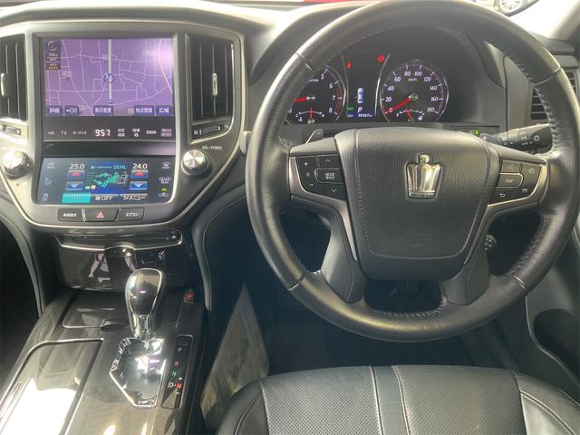 クラウン アスリートＧ　ムーンルーフ　モデリスタエアロ　黒革シート　シートヒーター・ベンチレーション　ナビ　バックカメラ　パワーシート　ＨＩＤヘッド　イージークローザー　ＬＥＤフォグ　１８インチＡＷ　ＥＴＣ　１０スピーカー（16枚目）